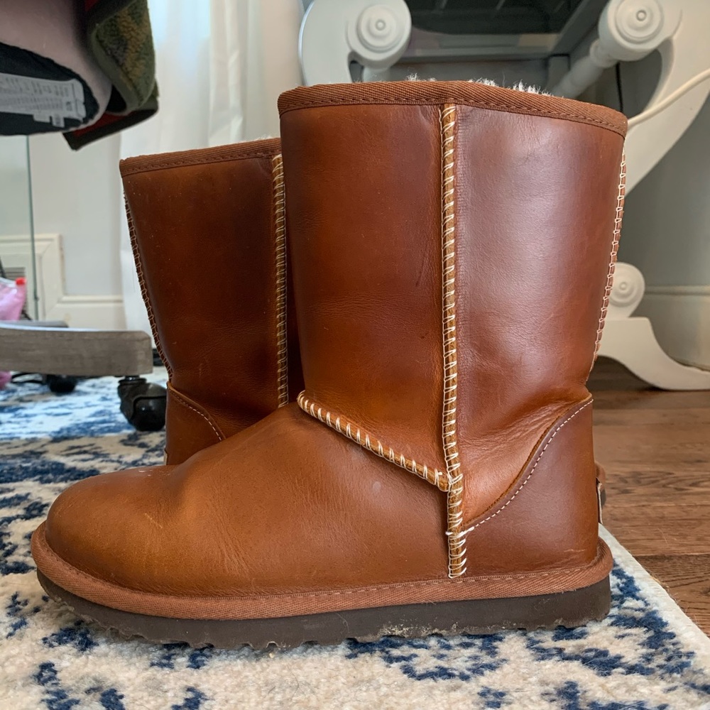 Ugg Classic Short Leather Boot